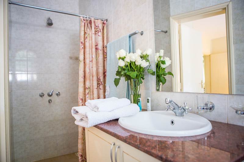 Garden Cottage - Gallery 17